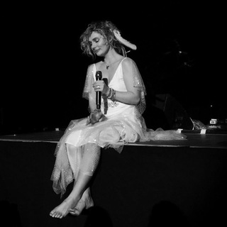 Clare Bowen feet photo 20
