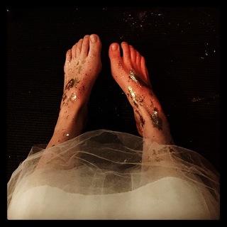 Clare Bowen feet photo 10
