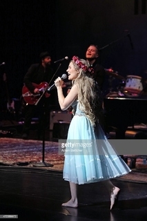 Clare Bowen feet photo 16