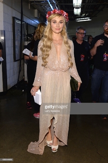 Clare Bowen feet photo 10