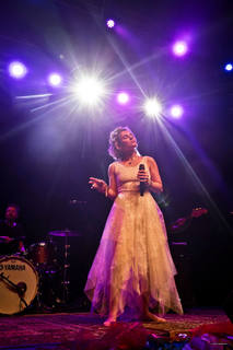 Clare Bowen feet photo 1