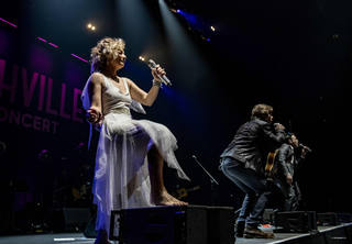 Clare Bowen feet photo 14