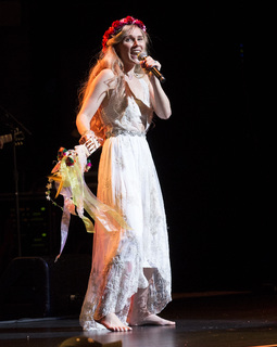 Clare Bowen feet photo 7
