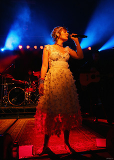 Clare Bowen feet photo 1