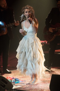 Clare Bowen feet photo 9