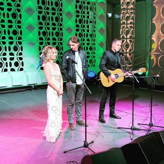 Clare Bowen feet photo 5