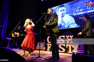 Clare Bowen feet photo 16