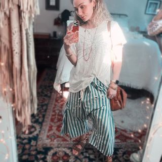 Clare Bowen feet photo 13