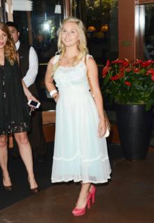 Clare Bowen feet photo 3