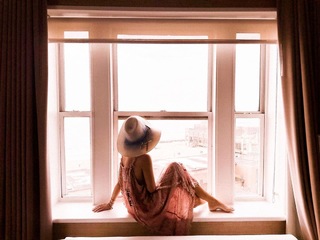 Clare Bowen feet photo 4