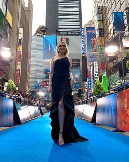 Clare Grant feet photo 9