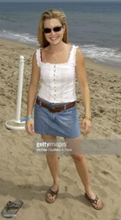 Clare Kramer feet photo 11