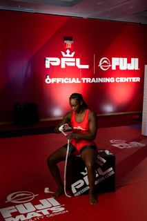 Claressa Shields feet photo 11