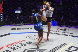Claressa Shields feet photo 4