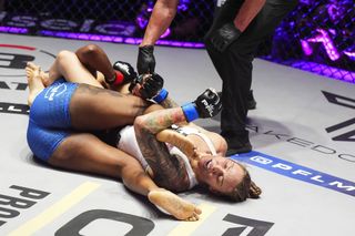Claressa Shields feet photo 3