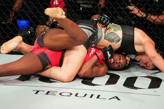 Claressa Shields feet photo 18