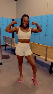 Claressa Shields feet photo 1