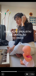 Clarice Falcão feet photo 4