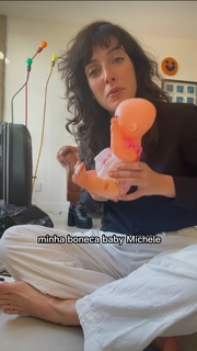Clarice Falcão feet photo 3