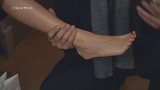 Claudelle Deckert feet photo thumbnail