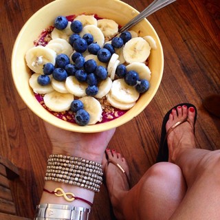 Claudelle Deckert feet photo thumbnail