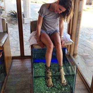 Claudelle Deckert feet photo thumbnail