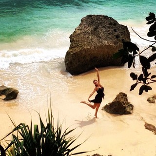 Claudelle Deckert feet photo thumbnail