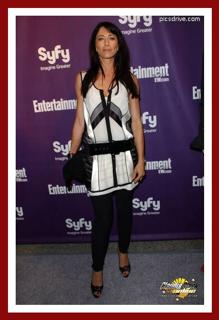 Claudia Black feet photo thumbnail