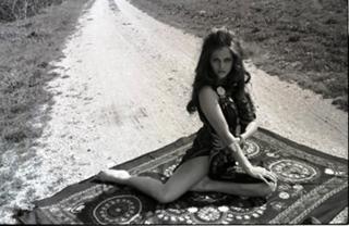 Claudia Cardinale feet photo thumbnail