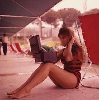 Claudia Cardinale feet photo thumbnail
