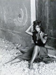 Claudia Cardinale feet photo thumbnail