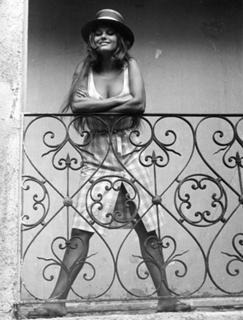 Claudia Cardinale feet photo thumbnail