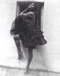 Claudia Cardinale feet photo thumbnail