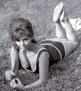 Claudia Cardinale feet photo thumbnail