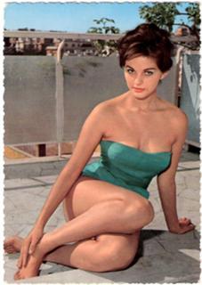 Claudia Cardinale feet photo thumbnail