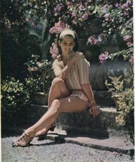 Claudia Cardinale feet photo thumbnail