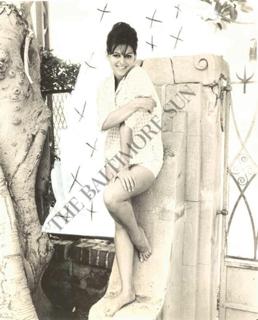 Claudia Cardinale feet photo thumbnail