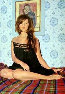 Claudia Cardinale feet photo thumbnail