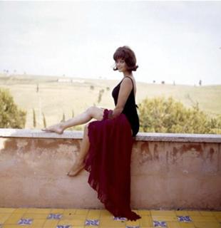 Claudia Cardinale feet photo thumbnail