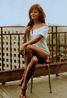 Claudia Cardinale feet photo thumbnail
