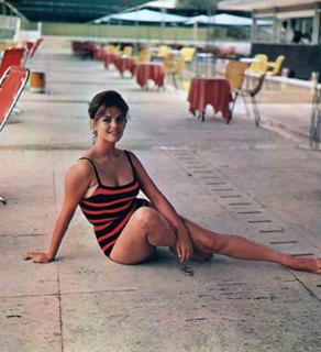 Claudia Cardinale feet photo thumbnail