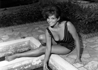 Claudia Cardinale feet photo thumbnail