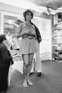 Claudia Cardinale feet photo thumbnail