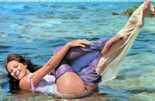 Claudia Cardinale feet photo thumbnail