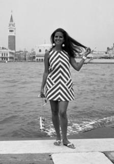 Claudia Cardinale feet photo thumbnail
