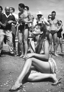 Claudia Cardinale feet photo thumbnail