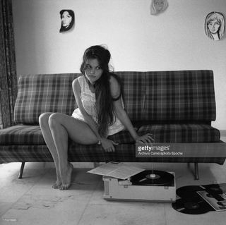 Claudia Cardinale feet photo thumbnail