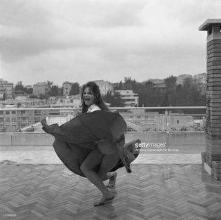 Claudia Cardinale feet photo thumbnail