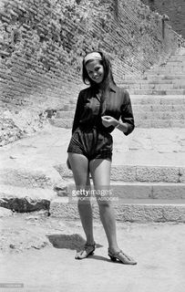 Claudia Cardinale feet photo thumbnail