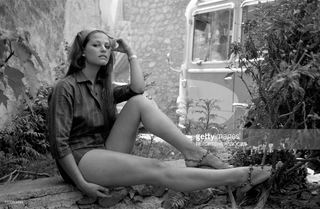 Claudia Cardinale feet photo thumbnail